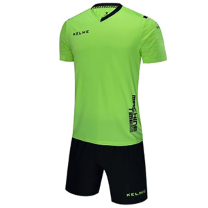 0551D446222875CEE06550540090B39E Комплект CORUNA (футболка+шорты) 3881019/383019.933