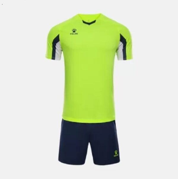 F86E6FDCA21E1072E05550540090B39E Комплект AGRESIVO (футболка+шорты) 8251ZB1002/8251ZB3002.904